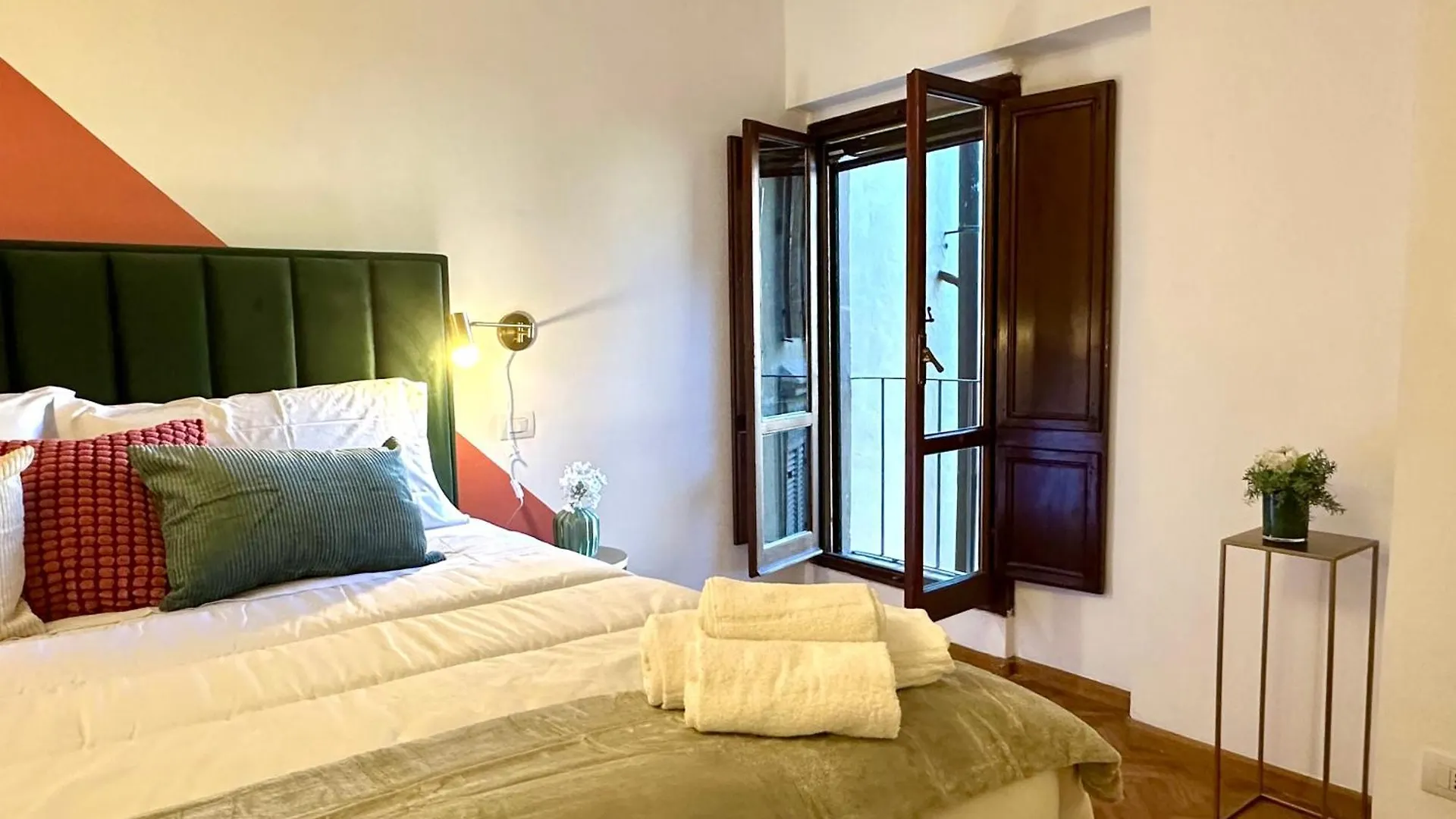 Prestige And Comfort In The Center Of Perugia And Views 0*,  Italy